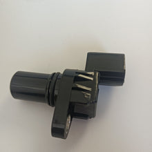 Load image into Gallery viewer, Sensors Assembly Camshaft Position Sensor Fit for Hyundai Santa Fe Sonata Kia Optima Dodge Atos,3931038050