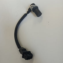 Load image into Gallery viewer, Car Sensors Assembly Camshaft Position Sensor Fit for KIA Rio 0K30E18131B